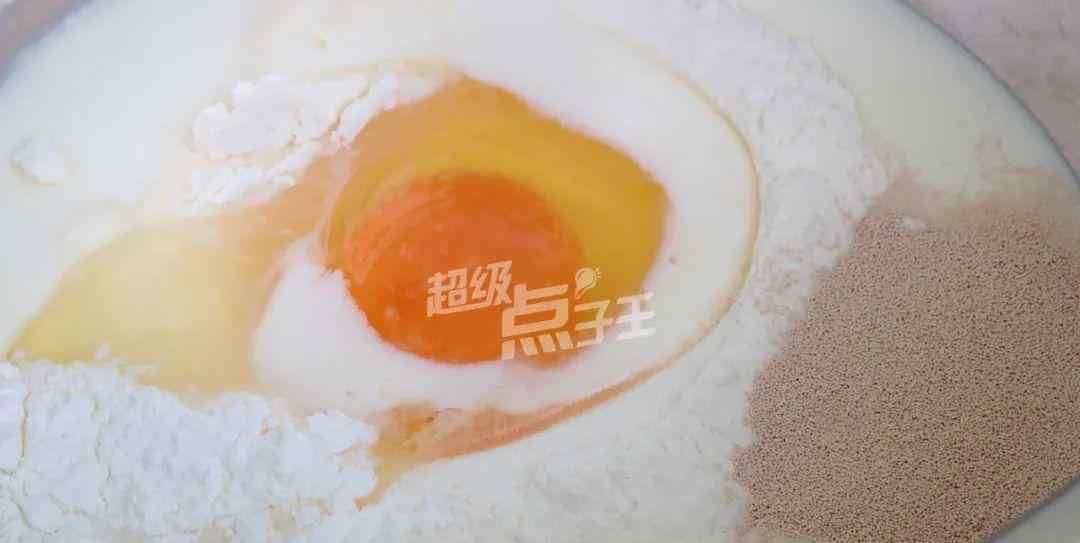 牛奶鸡蛋酵母做油条 做油条竟然要加牛奶？蓬松酥脆，香味浓！