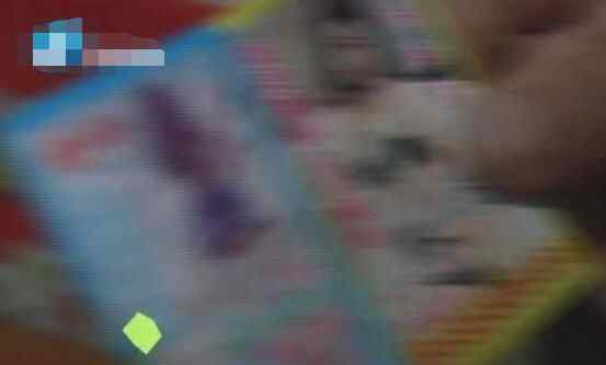 13岁少年拨打小卡片上电话 接下来见到的人让他大惊失色背后真相实在让人惊愕
