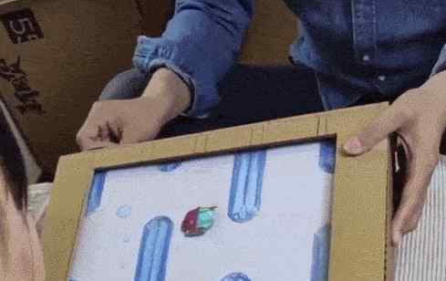废纸箱做玩具 神仙爸爸！3年用废纸箱为女儿做了100件玩具，看完我就跪了…