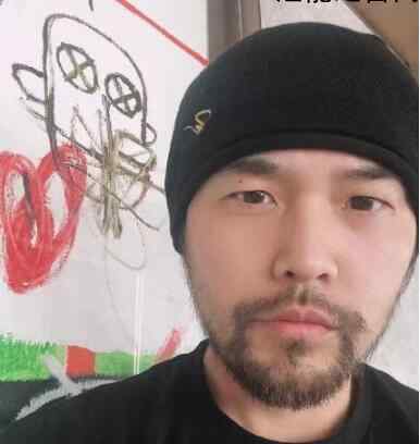 周杰伦 哥刮胡子了请问大家满意吗 究竟发生了什么