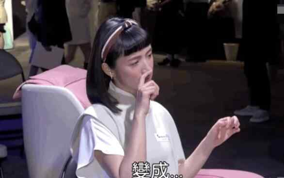 林依晨活动现场30秒采访 下意识摸了四次鼻子