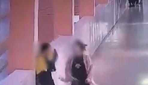 14岁男生被母亲扇打后跳楼坠亡 背后真相实在让人惊愕