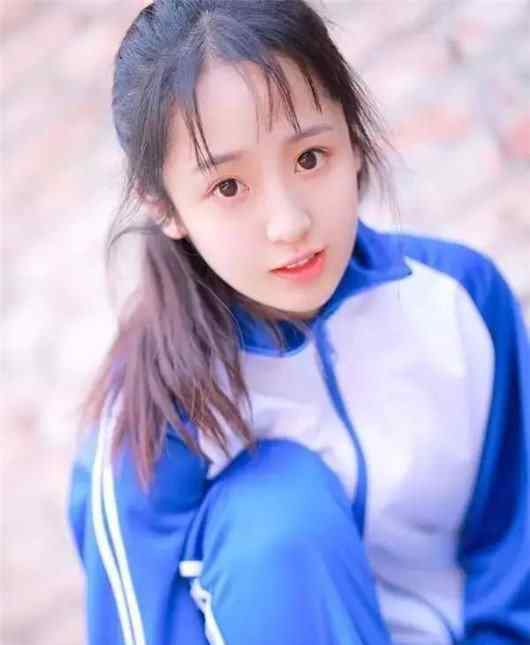 十大最美校服女星 十大最美校服女生来袭，谁才是你心中真正的女神