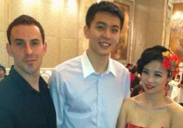 杨鸣老婆的照片 杨鸣老婆个人资料 杨鸣老婆家境