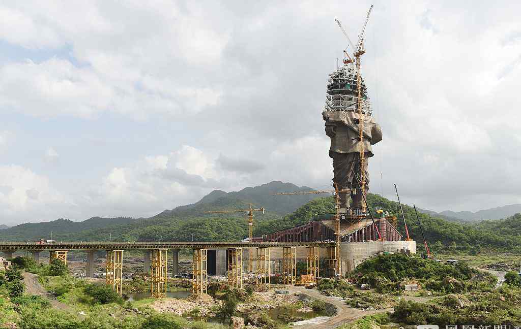 印度耗资28亿造“世界最高”塑像