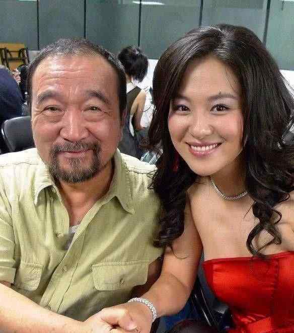 李保田的儿子 70岁李保田，捧红身高1米6的儿子，漂亮儿媳比儿子小16岁！