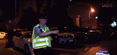 周世奇 这个上海民警又火了！网友：“曹家渡男团”的颜值，也太高了！