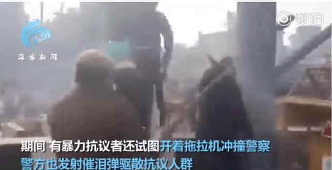 印度十万农民开拖拉机游行