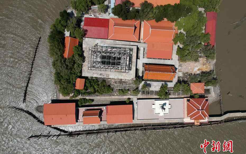 泰国“漂浮寺庙” 海平面上升寺庙成孤岛
