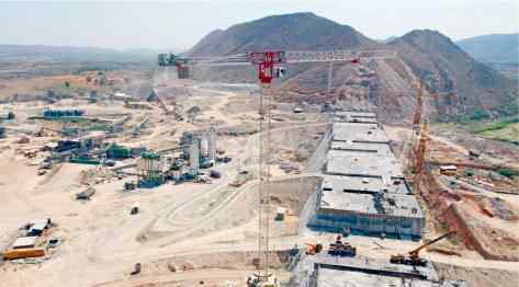 印度新建水库溃坝事件 开闸4秒就崩塌