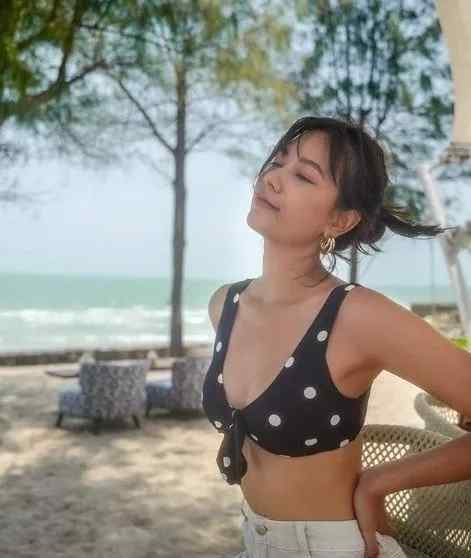 她因一张照片被骂 淡定回怼 泰国女星Sammy不穿内裤拍照
