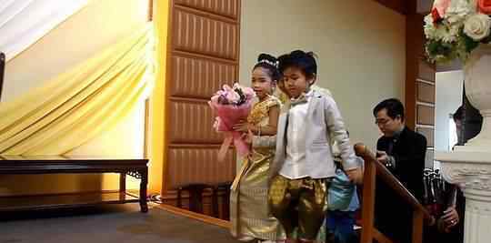 泰国龙凤双胞胎结婚：哥哥和妹妹