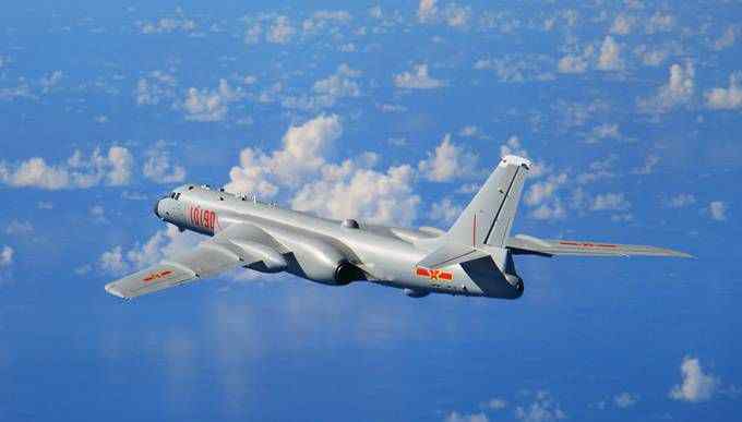 巴士海峡是中国的吗 解放军战机再穿巴士海峡 台网友:自家领空激动啥?