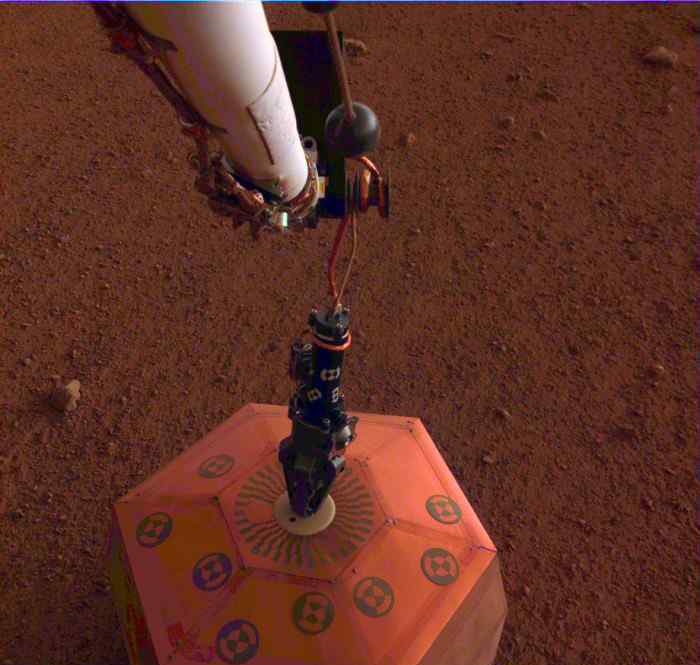 NASA检测火星地震 洞察号首次听到火星风声