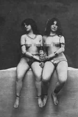 百年前穿着贞操带的欧洲女性 欧洲贞操带是什么样子的