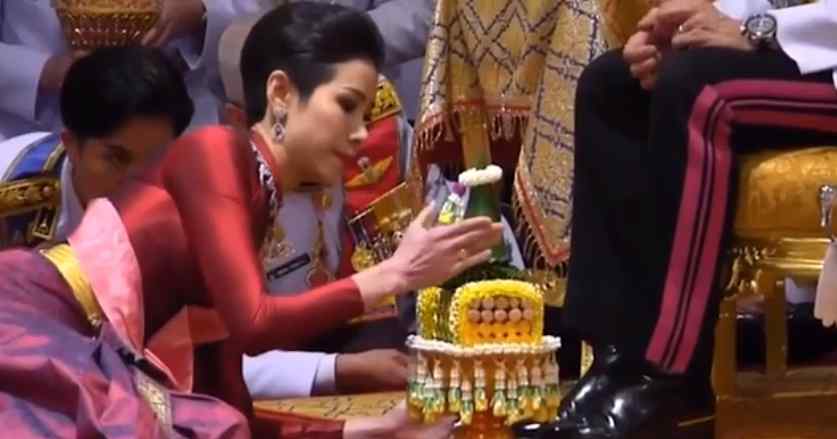 泰国皇家卫队女少将诗妮娜披拉萨甘娅妮Sininat Philatkalayanee
