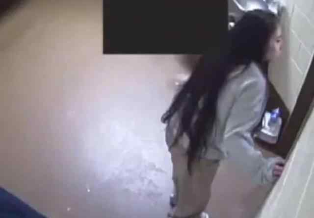女囚犯在监狱独自产子一幕没人管