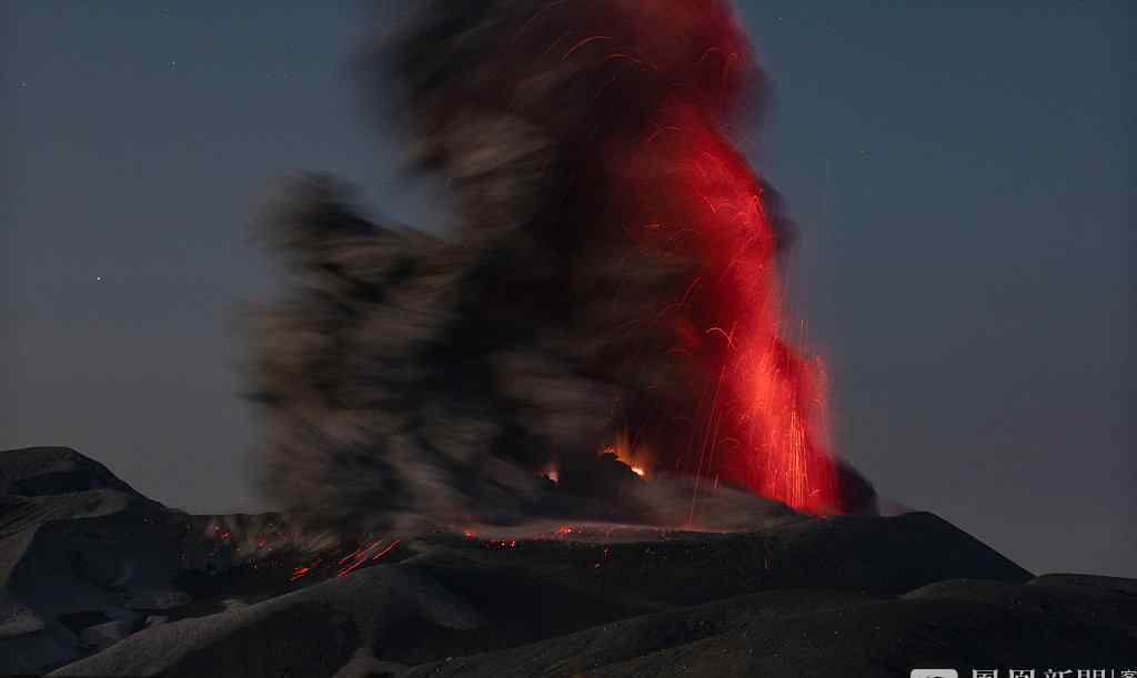 闪电击中火山瞬间图片 火山为什么会有闪电