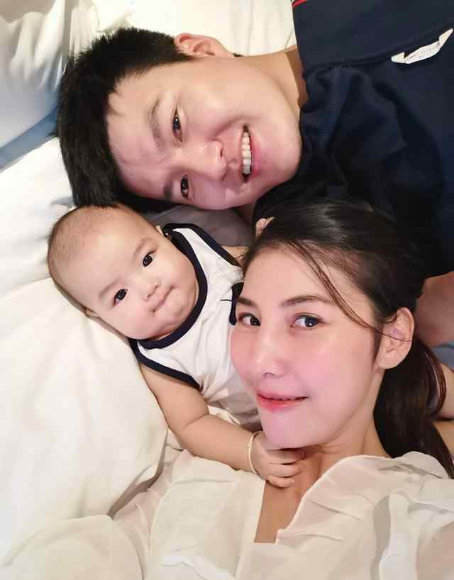 男子家中安装监控 发现妻子惊人秘密