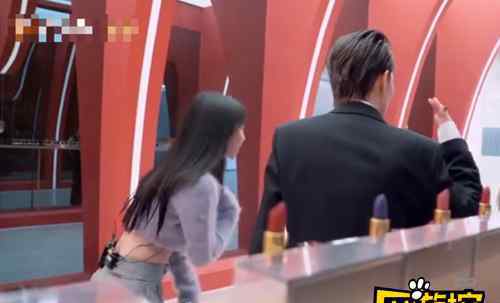 那英问张馨予李菲儿你俩谁啊 很多人吐槽那英派头大
