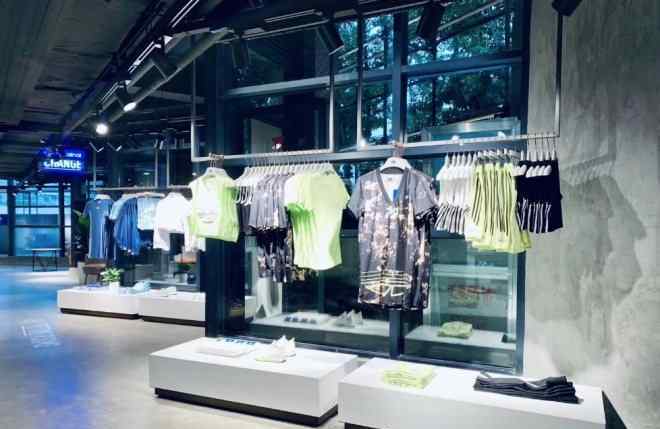 adidasoriginal adidas Originals三叶草 FDD亮相杭州湖滨银泰in77E区