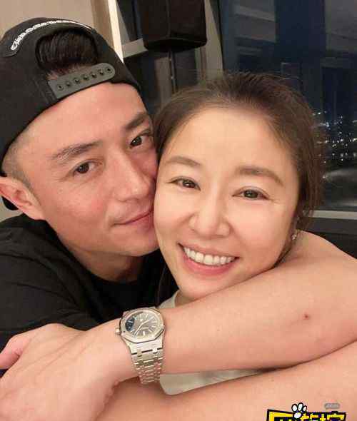 霍建华为林心如庆生 两人甜蜜贴脸 力破离婚不和传闻