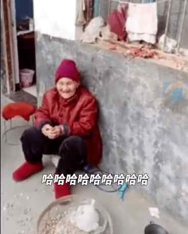 兄弟4人争着赡养9旬母亲，哥嫂“偷走”老母亲，弟弟上门“理论”