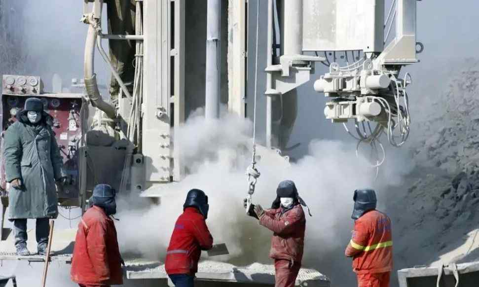 山东金矿爆炸事故一名矿工成功升井 现在还有多少矿工被困 被困矿工状况
