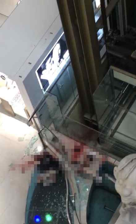 上海新世界跳楼 突发！上海新世界城有一人跳楼当场身亡