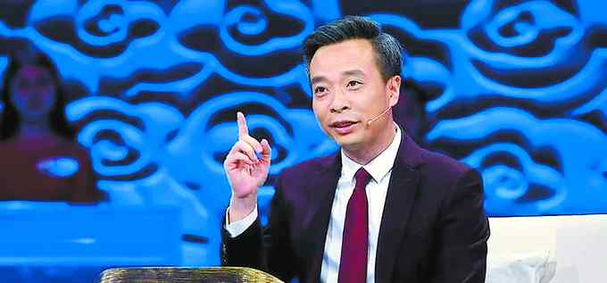 经典咏流传嘉宾 《中国诗词大会》《经典咏流传》嘉宾康震吸粉无数，人性化点评孙悟空