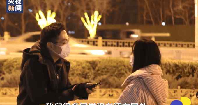 女孩提到去年春节哽咽了