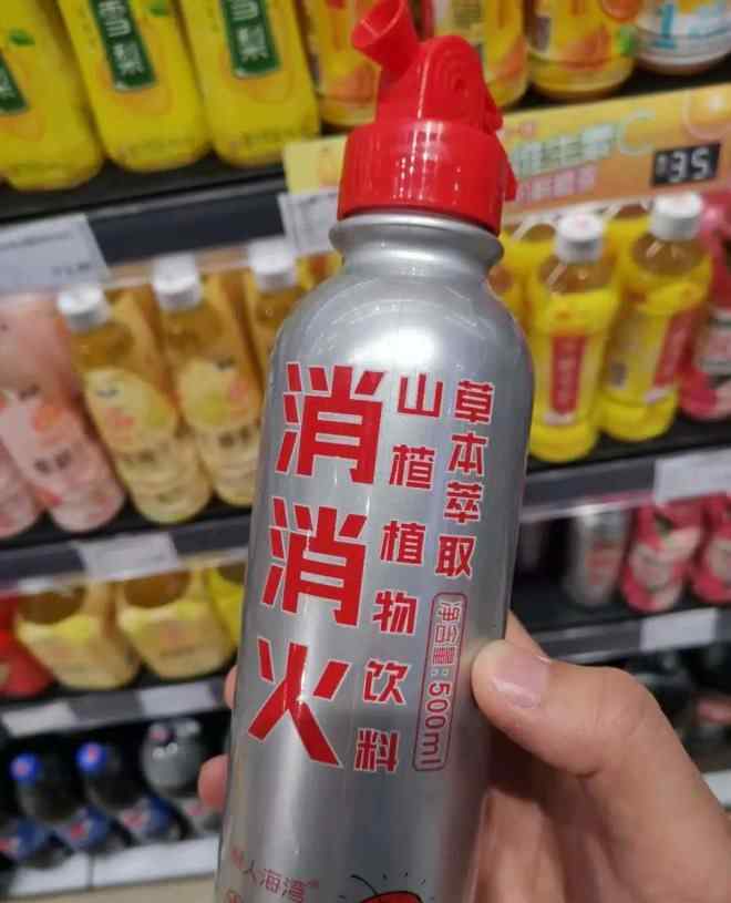 进口超市 逛了10家进口超市，我在货架上发现8个饮品新风向