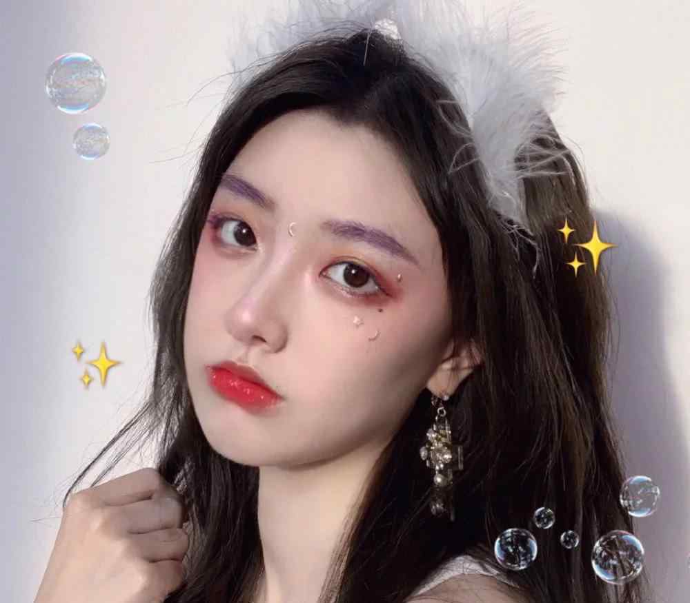 水瓶座几岁变美 12星座各会在多少岁开始变美？狮子座越长大越漂亮，第一名颜值时刻在线