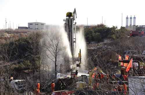山东金矿事故受困者此前喝泥水维生 山东金矿瞒报事故