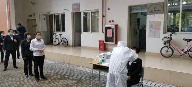 男子辱骂防疫人员:你侵犯我隐私 辱骂他人构成什么罪