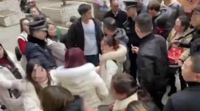 内衣不合身拒接亲新娘提出离婚 内衣尺寸事件