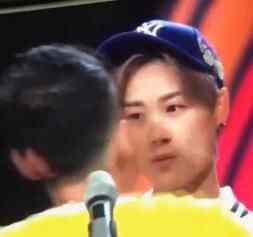 明日之子播出事故 李宇春被强吻男粉丝是谁？
