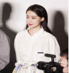 张小斐路演服装品牌变化 究竟发生了什么