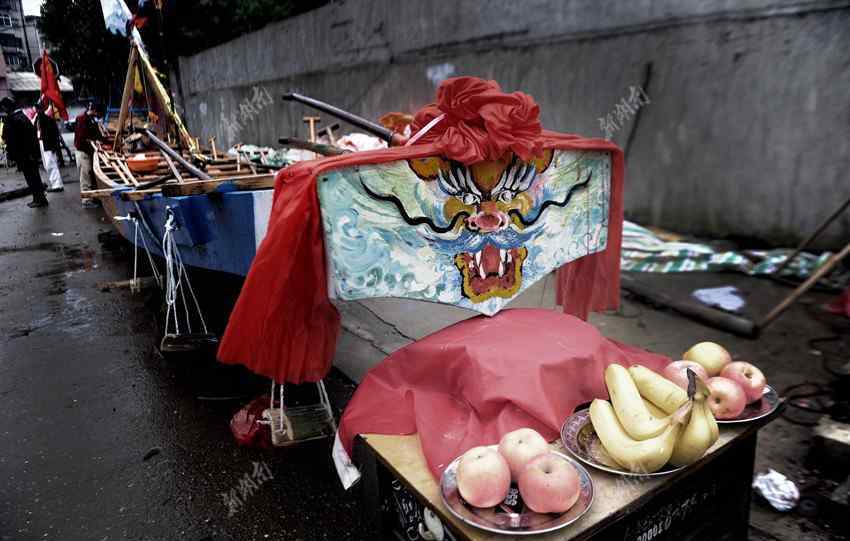 龙船 湖南人的一天丨古老隆重的“龙舟下水”仪式