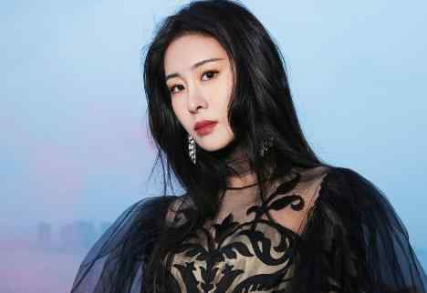 华晨宇张碧晨和女儿合影 华晨宇张碧晨什么时候结婚