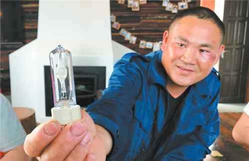 灯塔新闻网 探寻灯塔的秘密：灯塔灯泡拇指粗却能照到20海里外