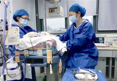 出生第一天婴儿禁忌 男孩出生24小时就全身换血 这几点知识宝妈们谨记