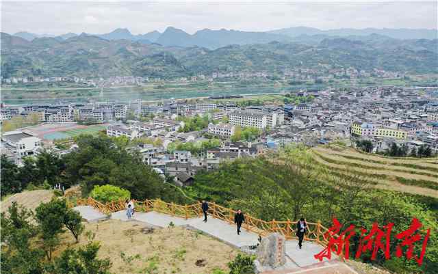 湖南龙山县 龙山摘帽——长沙市对口帮扶湘西州龙山县二十六载述评