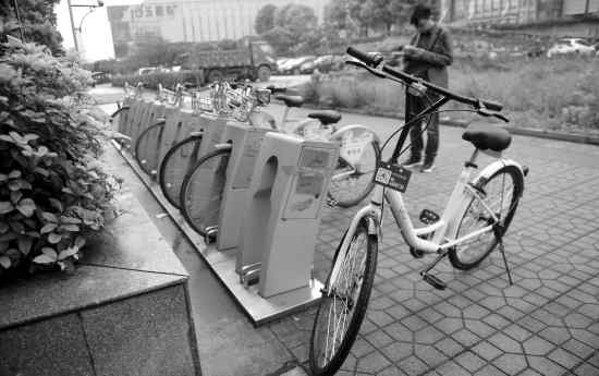 警方进驻公交公司 共享单车进株洲将听证 约300辆ofo小黄车"尝试进驻"被拖走