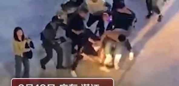 警方通报男子被围殴后遭轿车碾压 事件始末经过如何现场画面曝光
