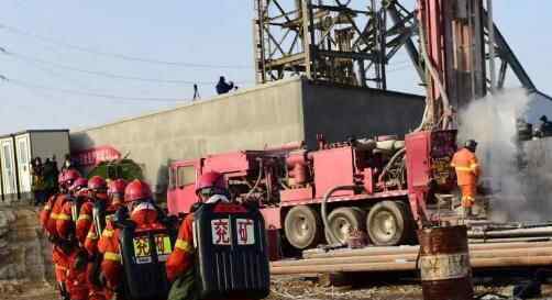 1月10日,山东栖霞金矿爆炸致22人失踪,7天后从井下传出了一张纸条,标注了井下多人的情况
