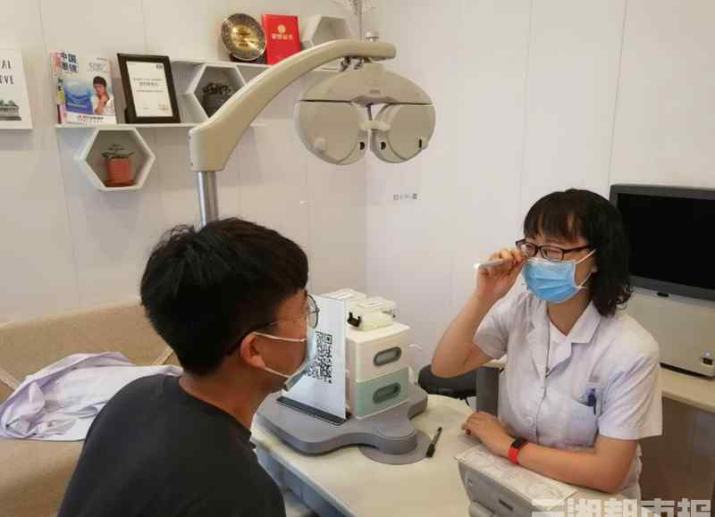 网购眼镜 长沙小伙戴上网购眼镜头疼眼睛疼? 原来是它在作祟