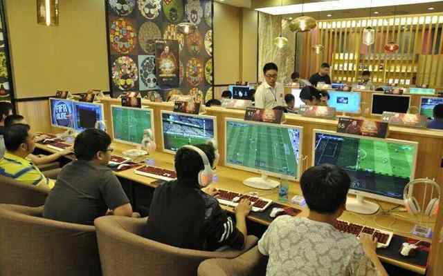 上机堂 长沙网吧"变形记":从昔日的"脏乱差"到今日的"高大上"