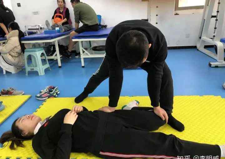 梨状肌综合征的症状 梨状肌综合症都有什么症状？如何合理的做康复运动？
