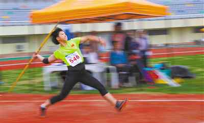 标枪冠军 一个人的比赛 ——全运会标枪冠军亮相市运会